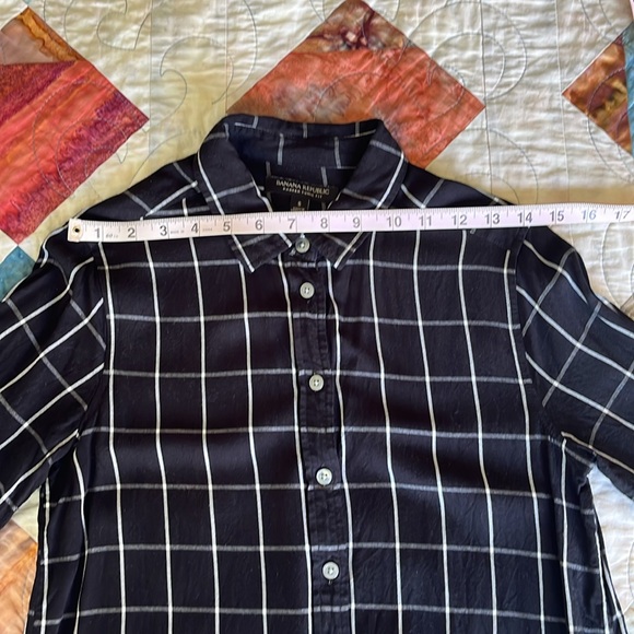 **DONATED** Banana Republic window pane button down - Picture 4 of 8